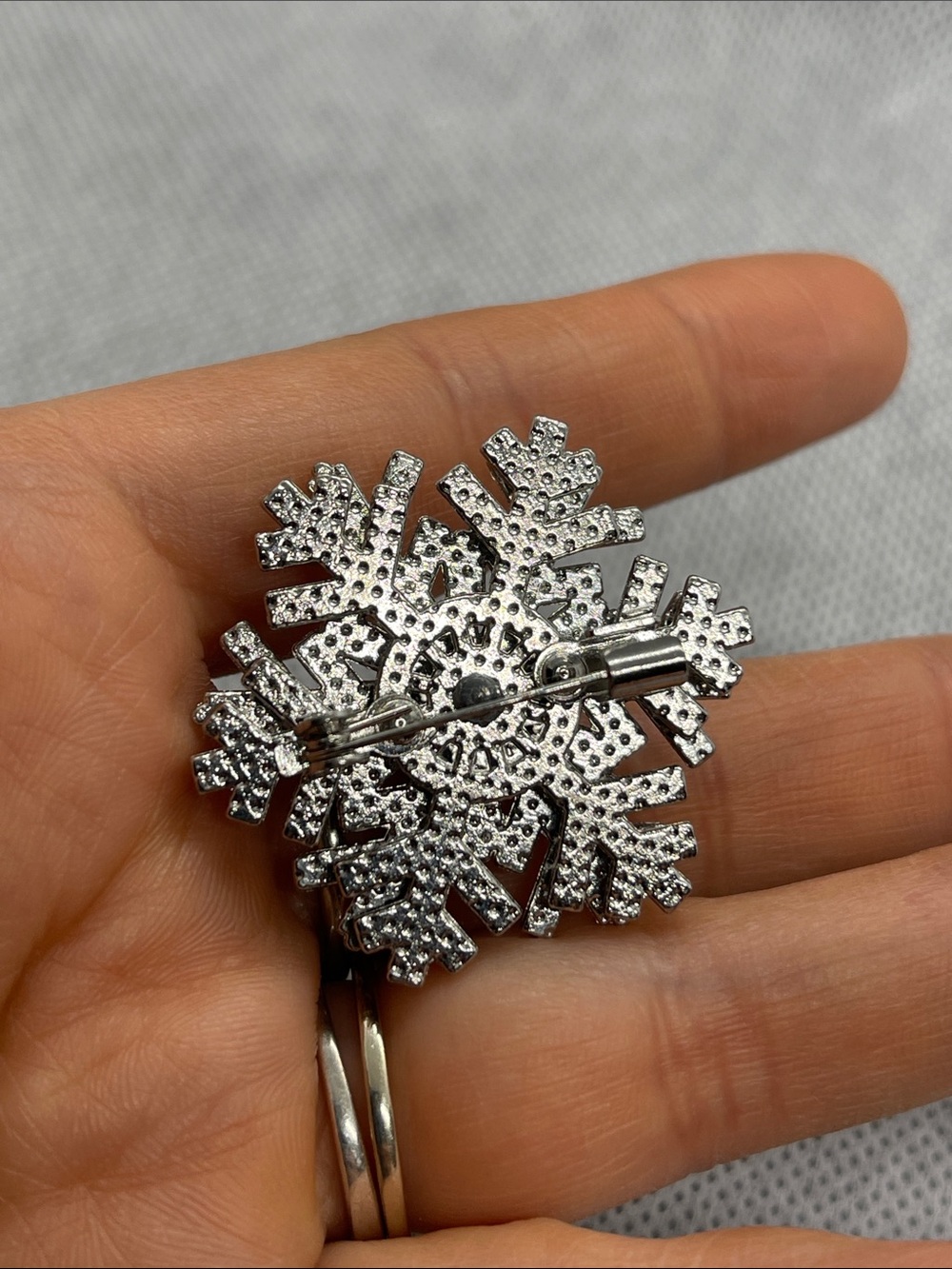 Snowflake Brooch - Picture 3 of 3